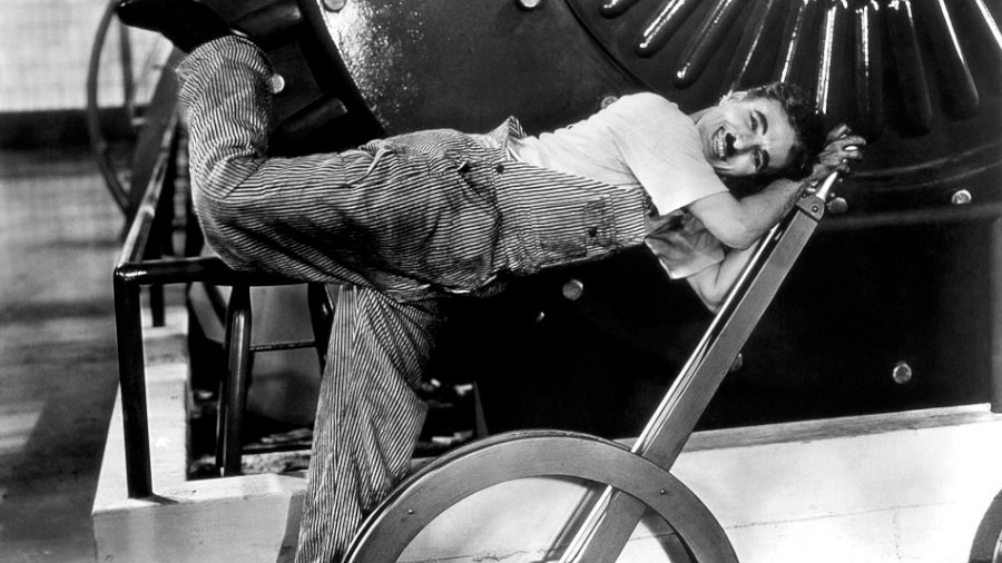 Charlie Chaplin, Szene aus Moderne Zeiten
