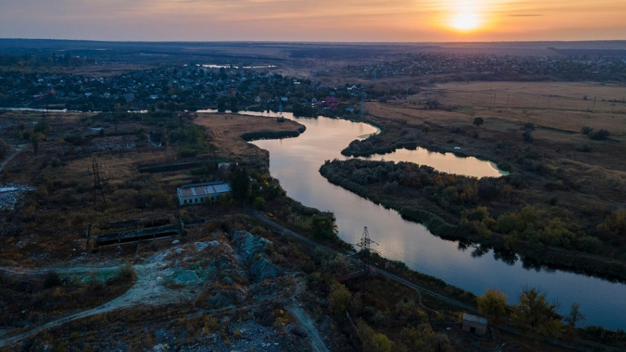 Donbass von oben mit einer Drohne aufgenommen.