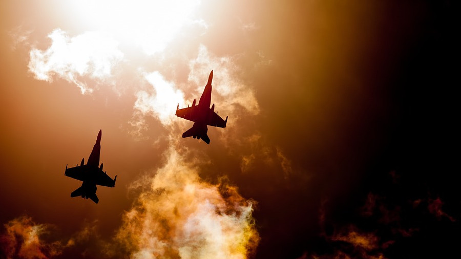 Kampf-Jets am Himmel