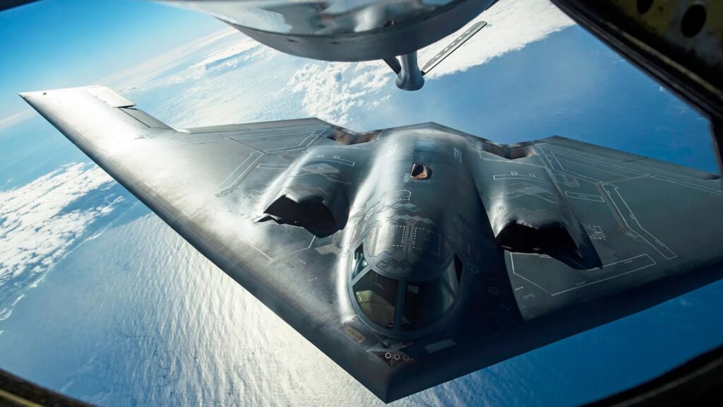 B-2-Bomber beim Auftanken