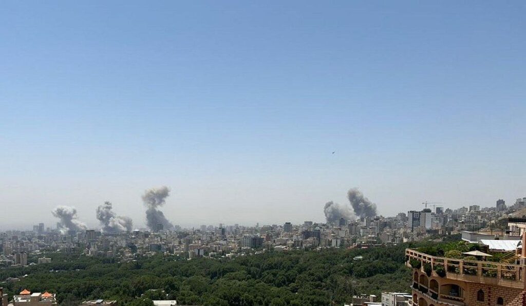 Teheran wird bombardiert