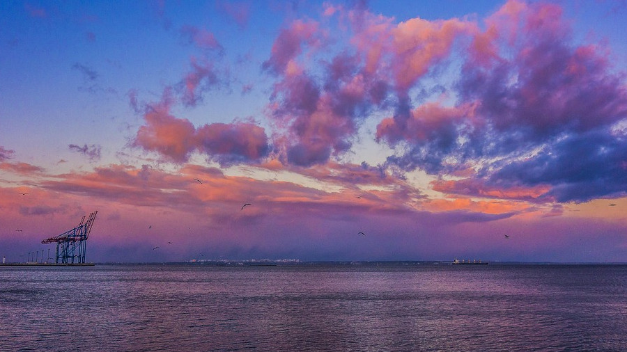 Himmel über dem Hafen von Odessa