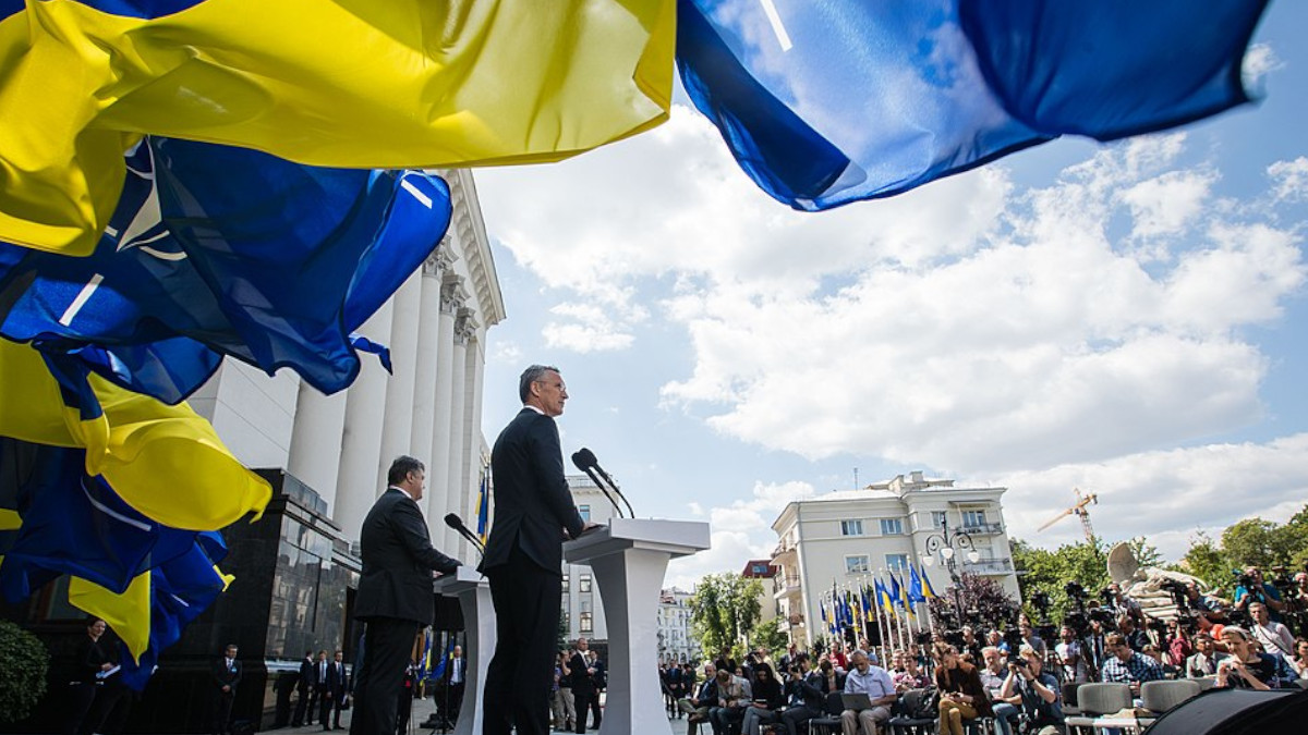 Ukraine, NATO, Poroshenko, 2017