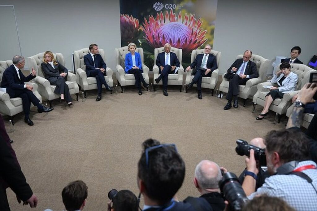 Auf dem G20-Gipfel fordern die Europäer Änderungen des amerikanisch-russischen Plans und wollen einbezogen werden. 