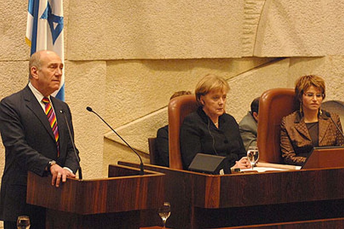 Bundeskanzlerin Merkel mit dem israelischen Premierminister Olmert vor ihrer denkwürdigen Rede vor der Knesset 2008