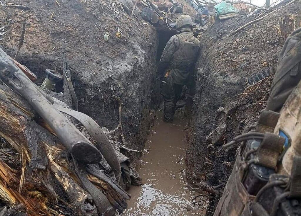 Schützengraben der ukrainischen Truppen vor der Niederlage in Bachmut