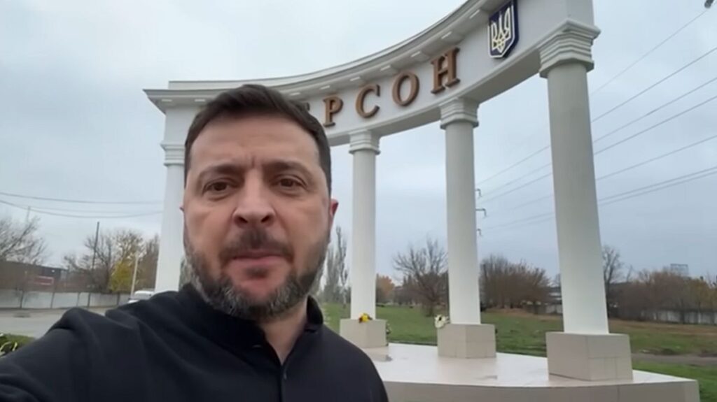 Präsident Selenskij besucht die Front in Kherson