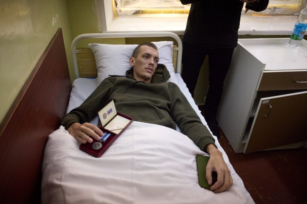 Selenskij besuchte am Donnerstag ein Krankenhaus mit verwundeten Soldaten in Saporischschja