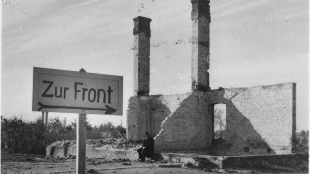 Zur Front