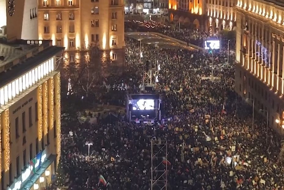 Massenprotest am 11. Dezember führte zum Rücktritt der Regierung