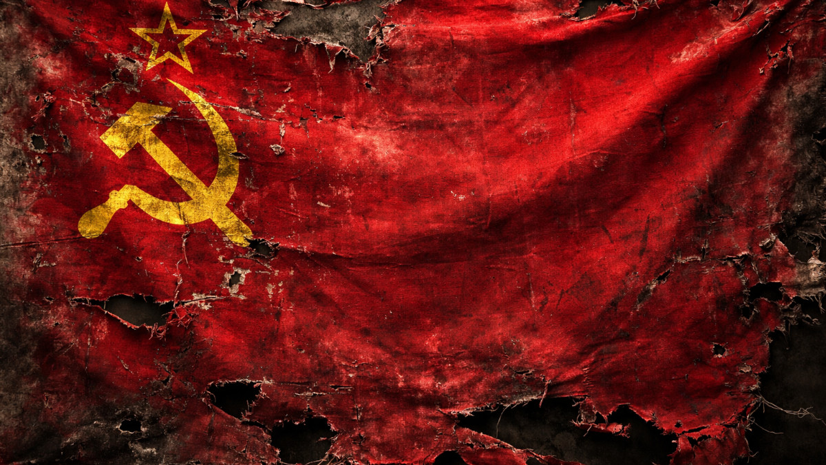 Zerrissene UdSSR-Fahne