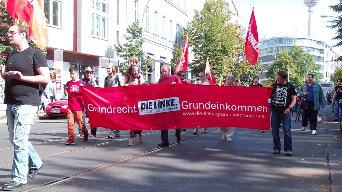 Grundeinkommen, Linke demonstriert