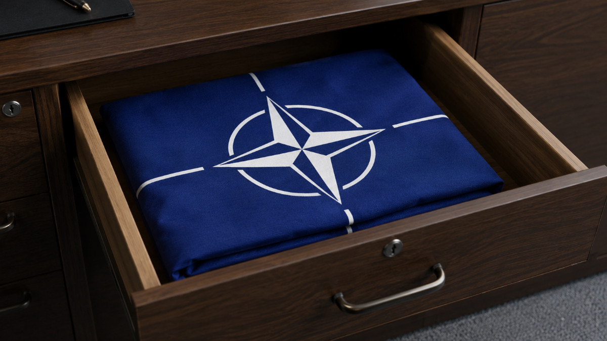 NATO-Flagge kann weg.