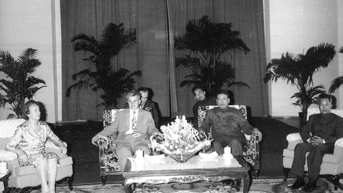 Nicolae Ceaușescu with Pol Pot