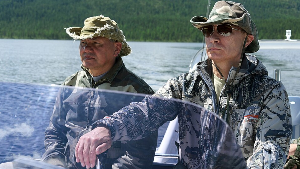 Putin auf einem Boot