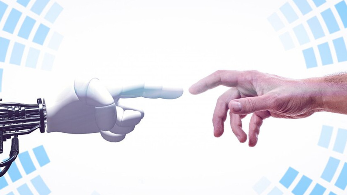 Roboter- und Menschenhand