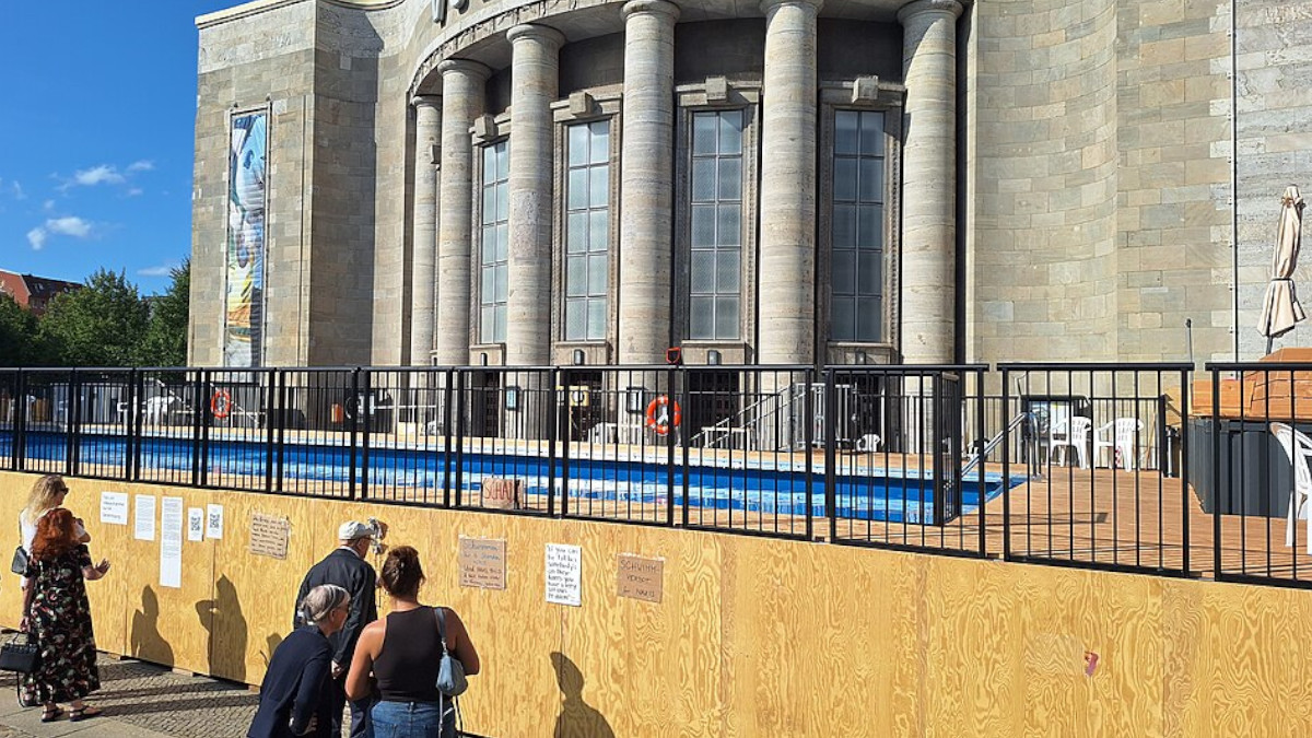 Das Volksbad an der Volksbühne