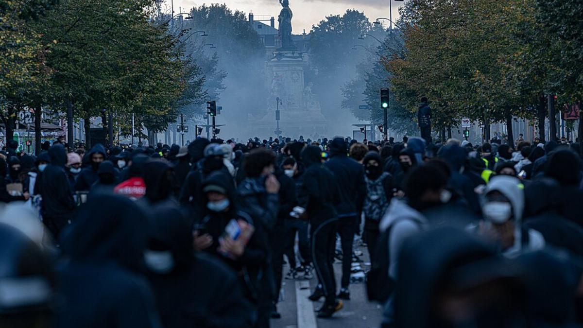 Paris riots, 17 October 2026